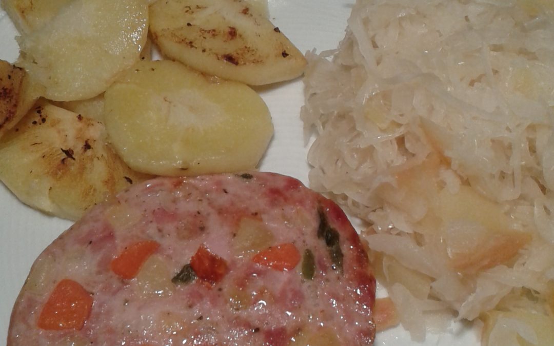 Saumagen mit Sauerkraut und  gebratenen Pastinaken